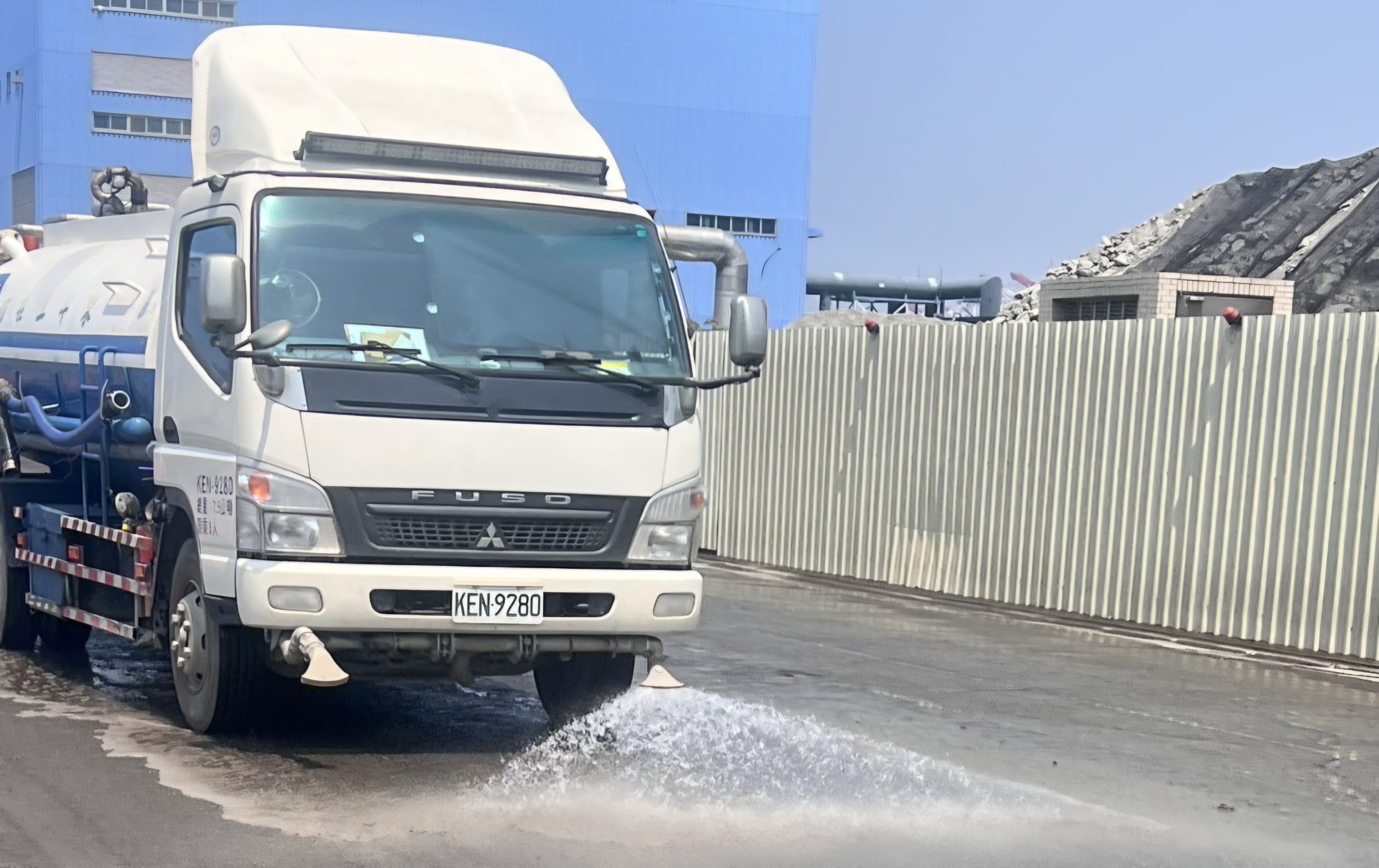 新興工程行 - 道路降塵工程